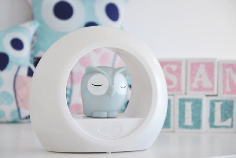 Đèn ngủ cảm biến giọng nói được thiết kế hình cú